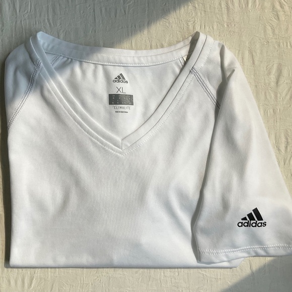 Adidas Climalite Short Sleeve Minimal Logo White V-Neck T-Shirt adidas Tee XL - Picture 2 of 14